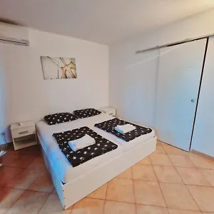 Damian Apartman Pula