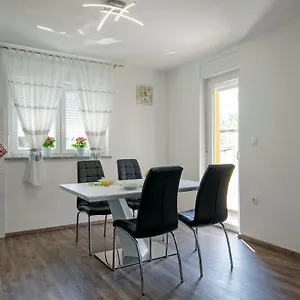 R&d Apartman Pula