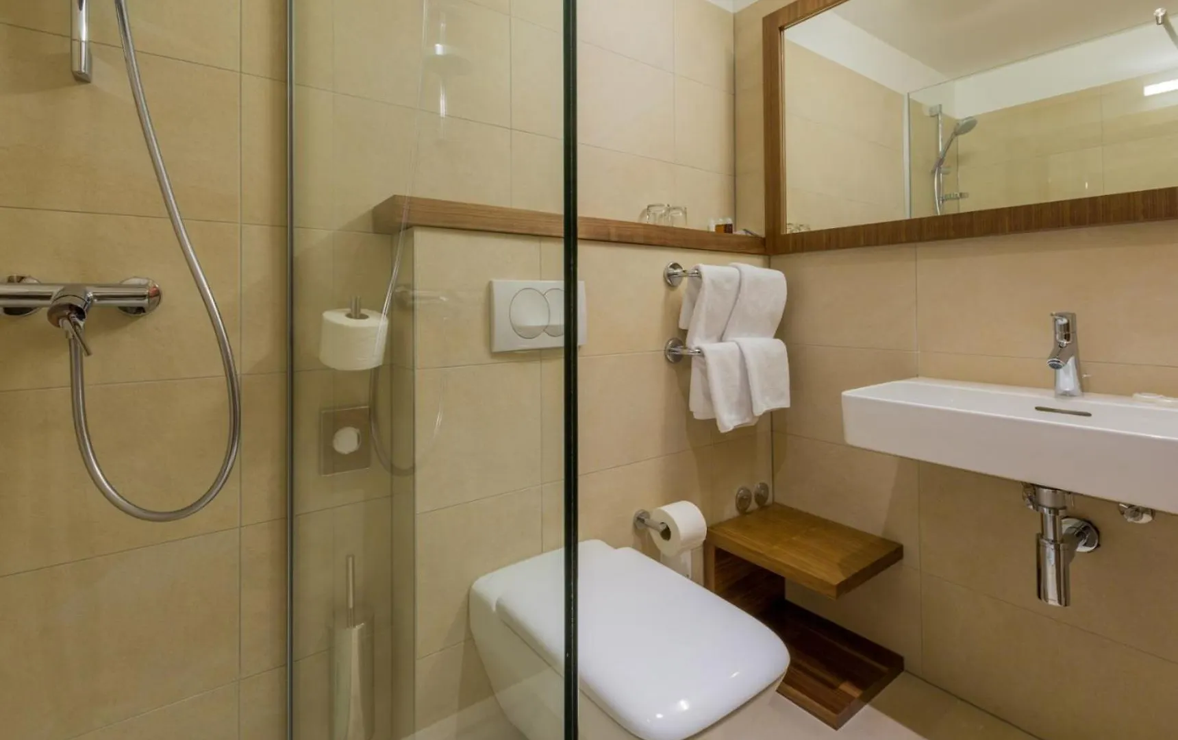 Hotel Katarina Selce 4*,